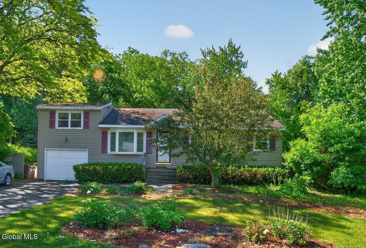 9 Chesebro Drive Schenectady NY 12309