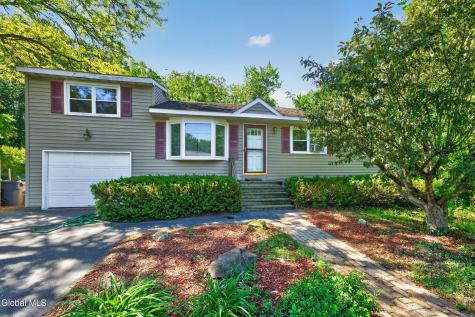 9 Chesebro Drive Schenectady NY 12309