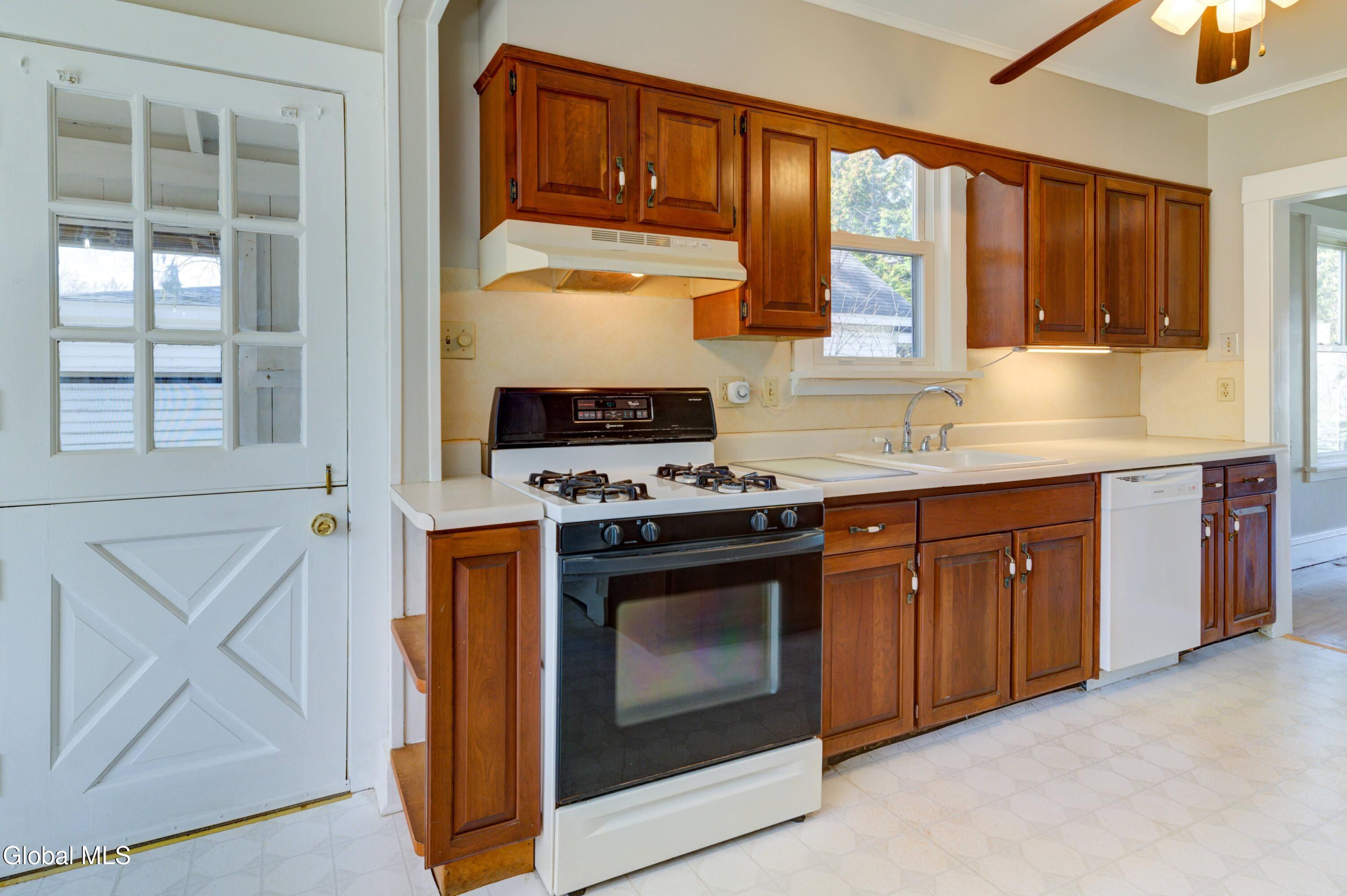1162 S Country Club Drive Niskayuna NY 12309