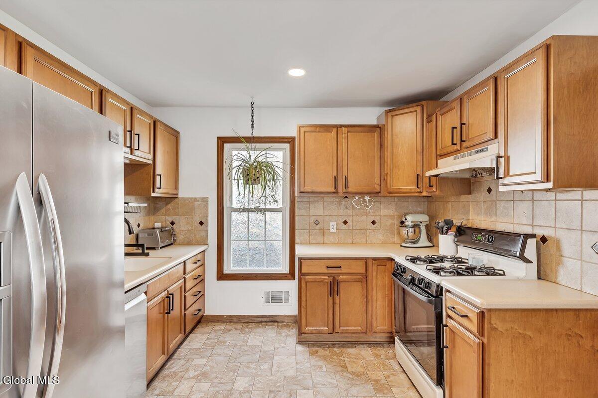 126 Glen Avenue Scotia NY 12302