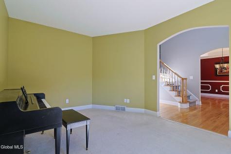10 Darren's Way Albany NY 12205