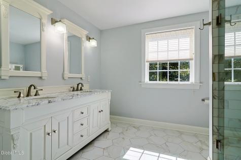 10 Darren's Way Albany NY 12205