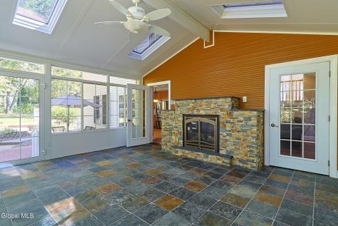 10 Darren's Way Albany NY 12205