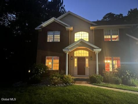 10 Darren's Way Albany NY 12205
