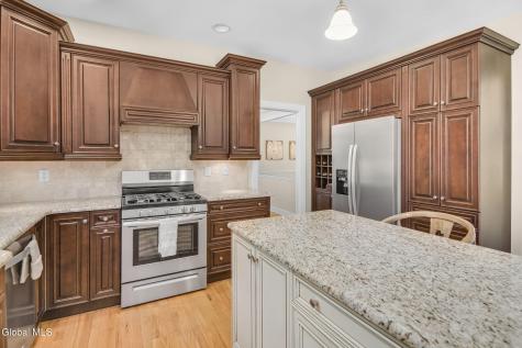 4 Stoney Heights Court Clifton Park NY 12065