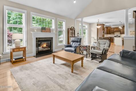4 Stoney Heights Court Clifton Park NY 12065