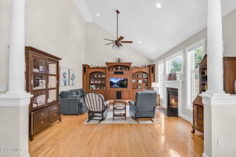 4 Stoney Heights Court Clifton Park NY 12065