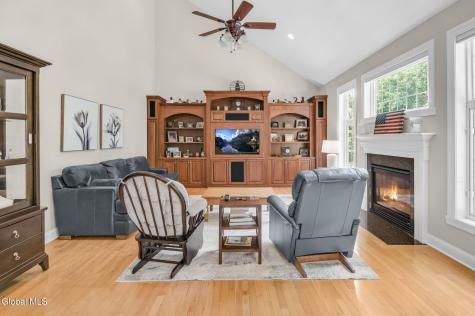 4 Stoney Heights Court Clifton Park NY 12065