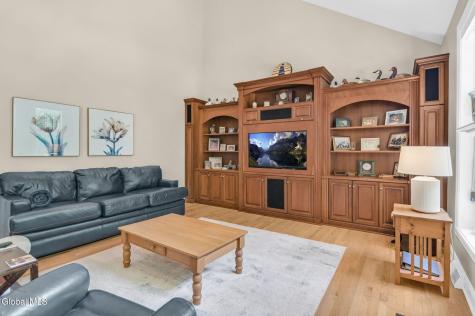 4 Stoney Heights Court Clifton Park NY 12065