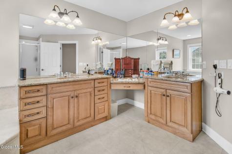 4 Stoney Heights Court Clifton Park NY 12065