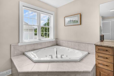 4 Stoney Heights Court Clifton Park NY 12065