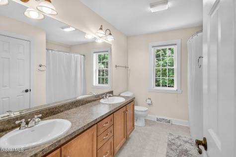 4 Stoney Heights Court Clifton Park NY 12065