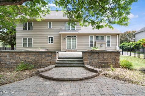 4 Stoney Heights Court Clifton Park NY 12065