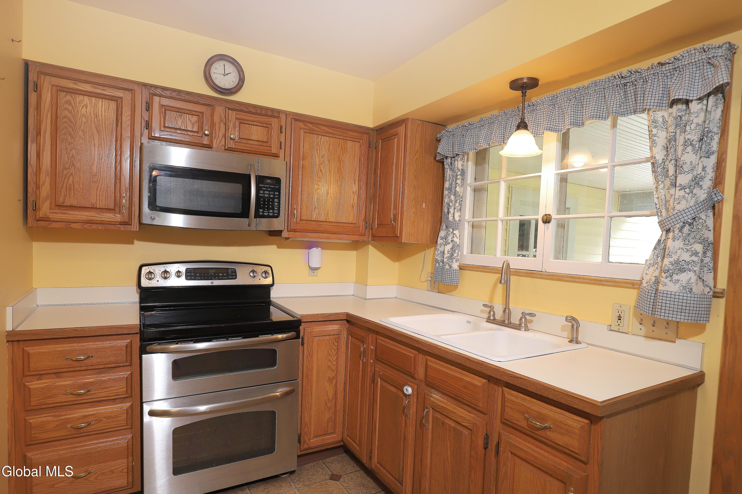 26 Gleason Road Glenville NY 12302