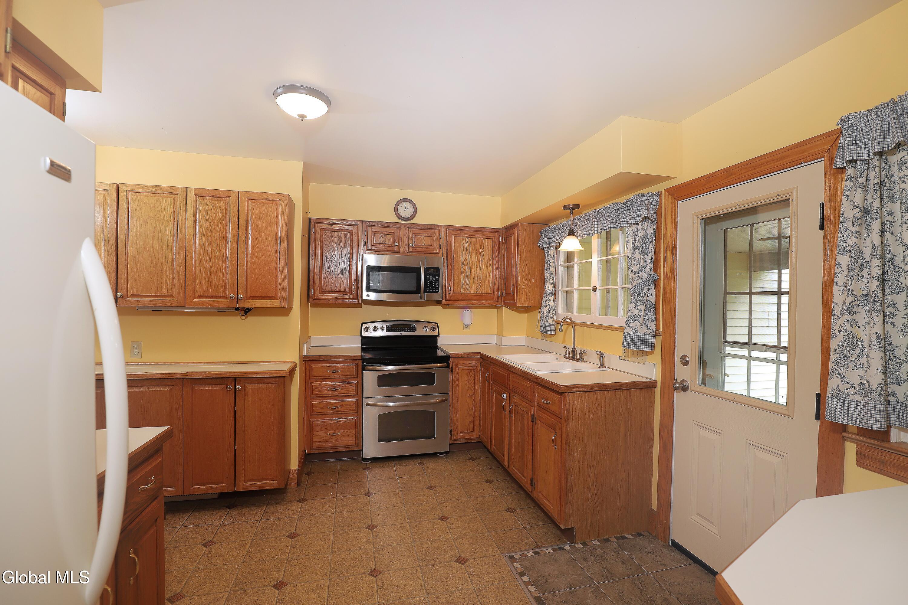 26 Gleason Road Glenville NY 12302