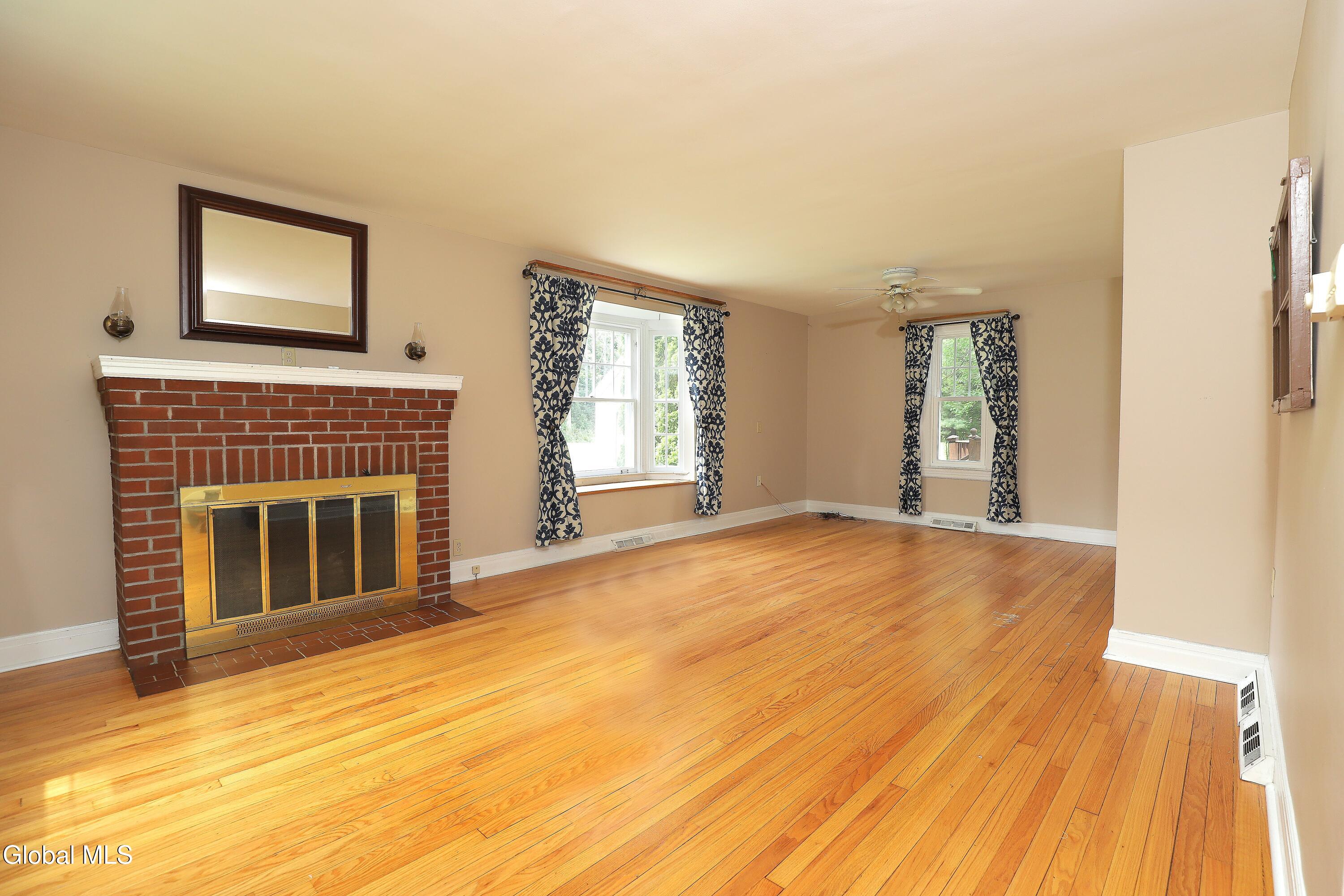 26 Gleason Road Glenville NY 12302