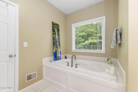 2 Huntington Court Saratoga Springs NY 12866