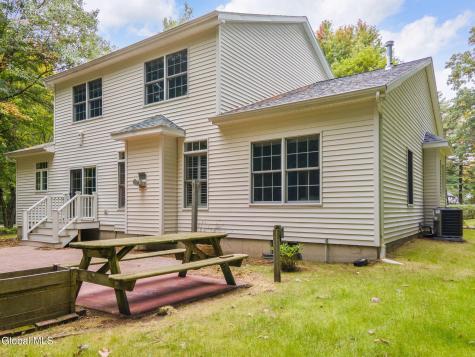 2 Huntington Court Saratoga Springs NY 12866