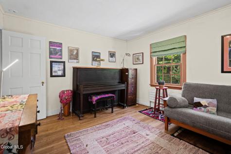212 Colonial Avenue Albany NY 12208