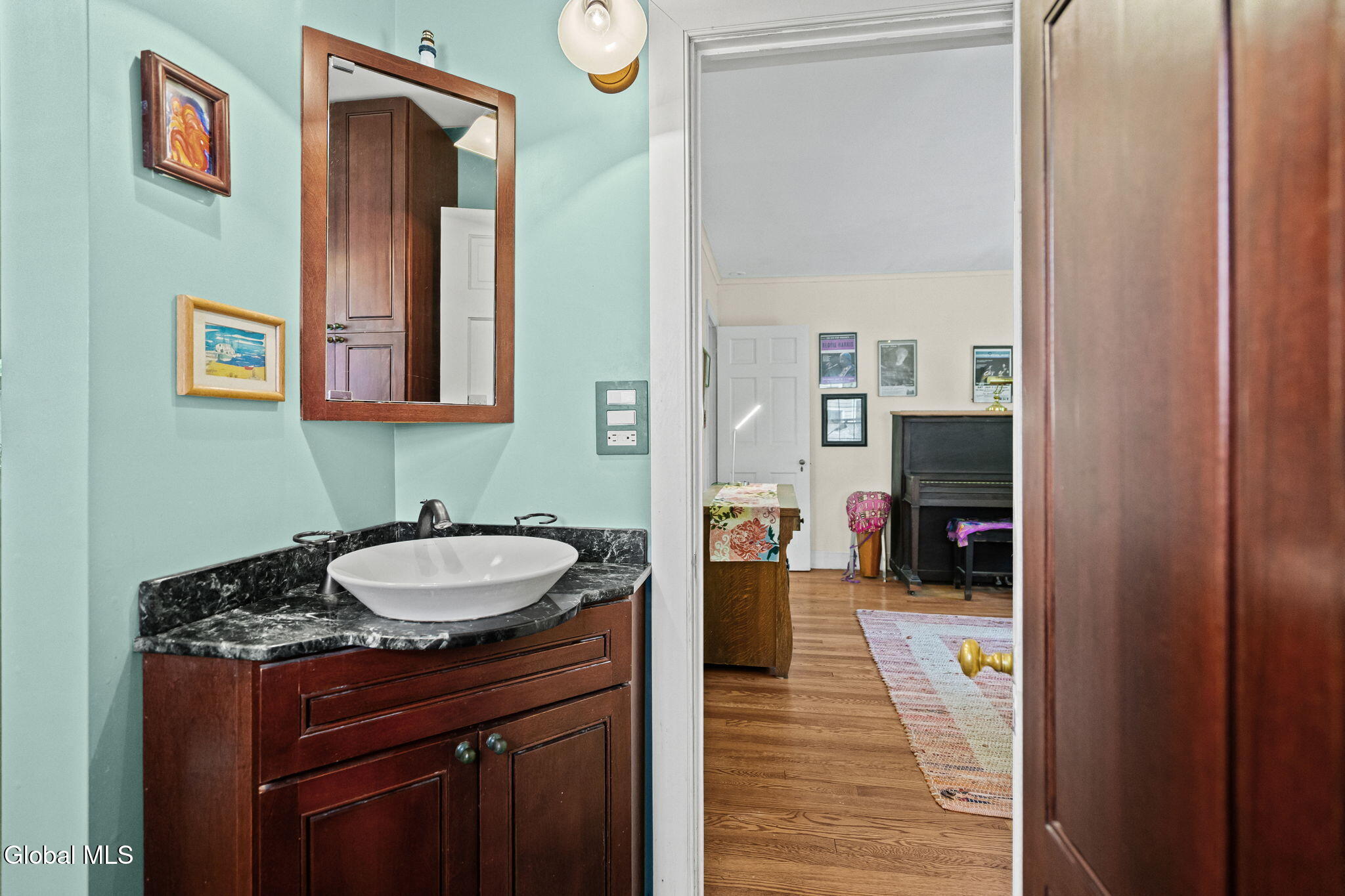 212 Colonial Avenue Albany NY 12208