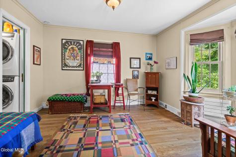 212 Colonial Avenue Albany NY 12208