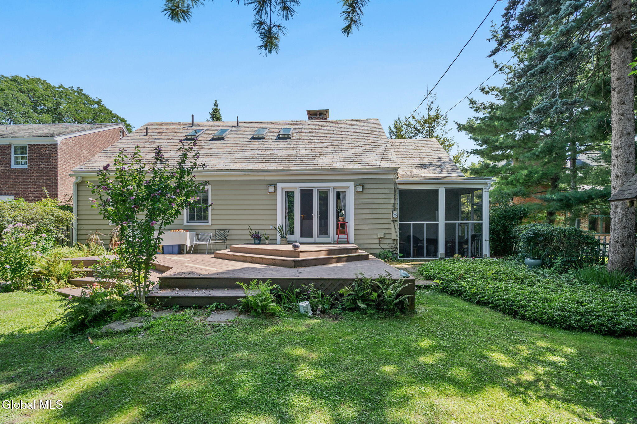 212 Colonial Avenue Albany NY 12208