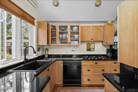 212 Colonial Avenue Albany NY 12208