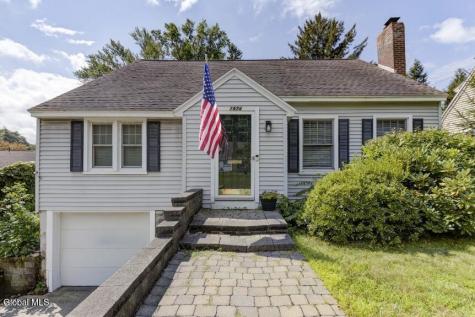 1974 Nott Street Niskayuna NY 12309