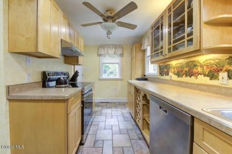 1974 Nott Street Niskayuna NY 12309