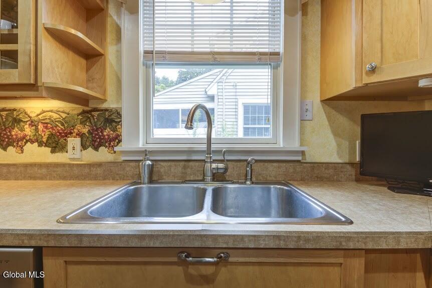 1974 Nott Street Niskayuna NY 12309