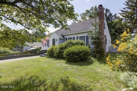 1974 Nott Street Niskayuna NY 12309
