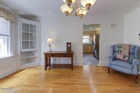 1974 Nott Street Niskayuna NY 12309