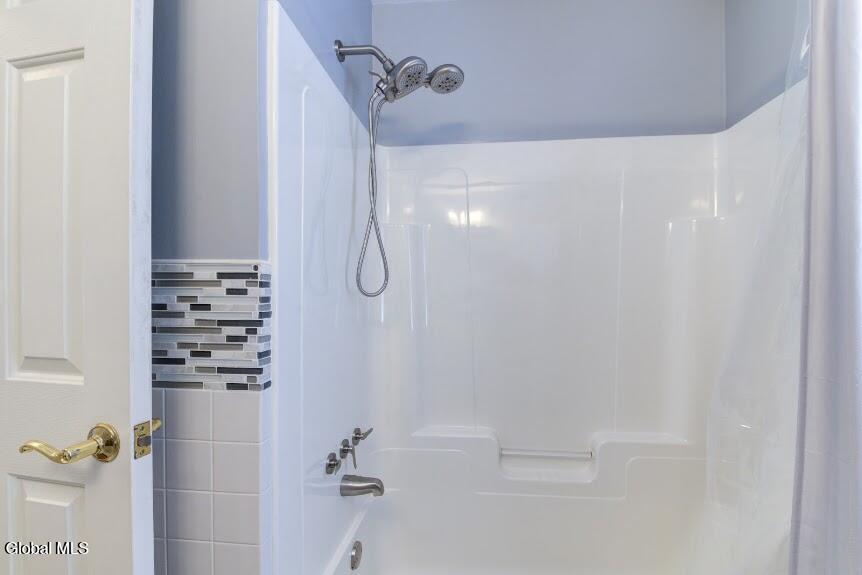 1974 Nott Street Niskayuna NY 12309