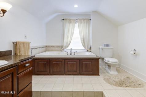 1974 Nott Street Niskayuna NY 12309