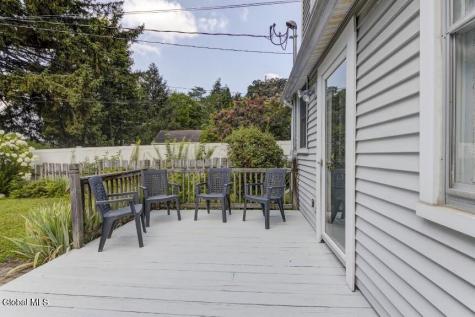 1974 Nott Street Niskayuna NY 12309