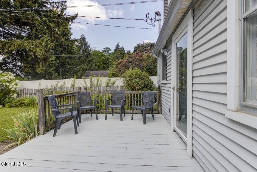 1974 Nott Street Niskayuna NY 12309