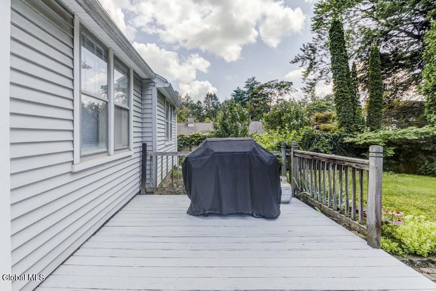 1974 Nott Street Niskayuna NY 12309