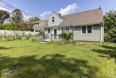 1974 Nott Street Niskayuna NY 12309