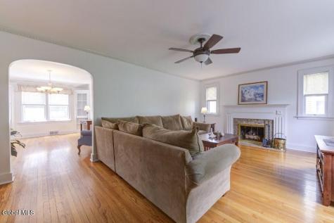 1974 Nott Street Niskayuna NY 12309