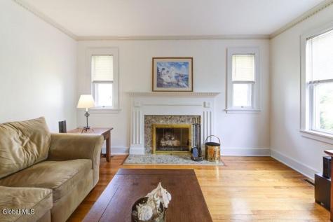 1974 Nott Street Niskayuna NY 12309
