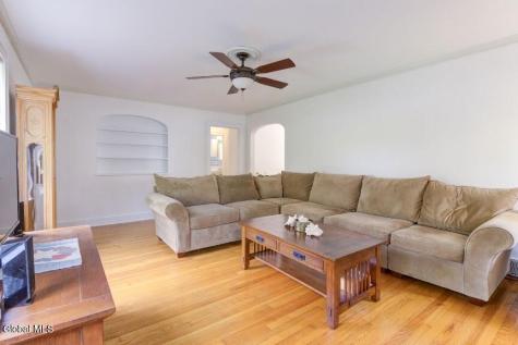 1974 Nott Street Niskayuna NY 12309