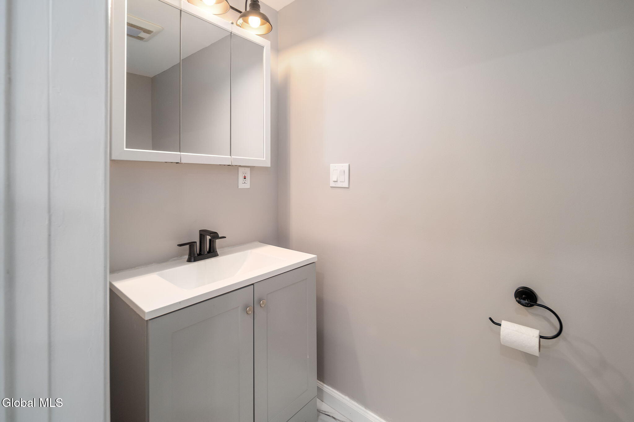 11 Whitbeck Street Coxsackie NY 12051