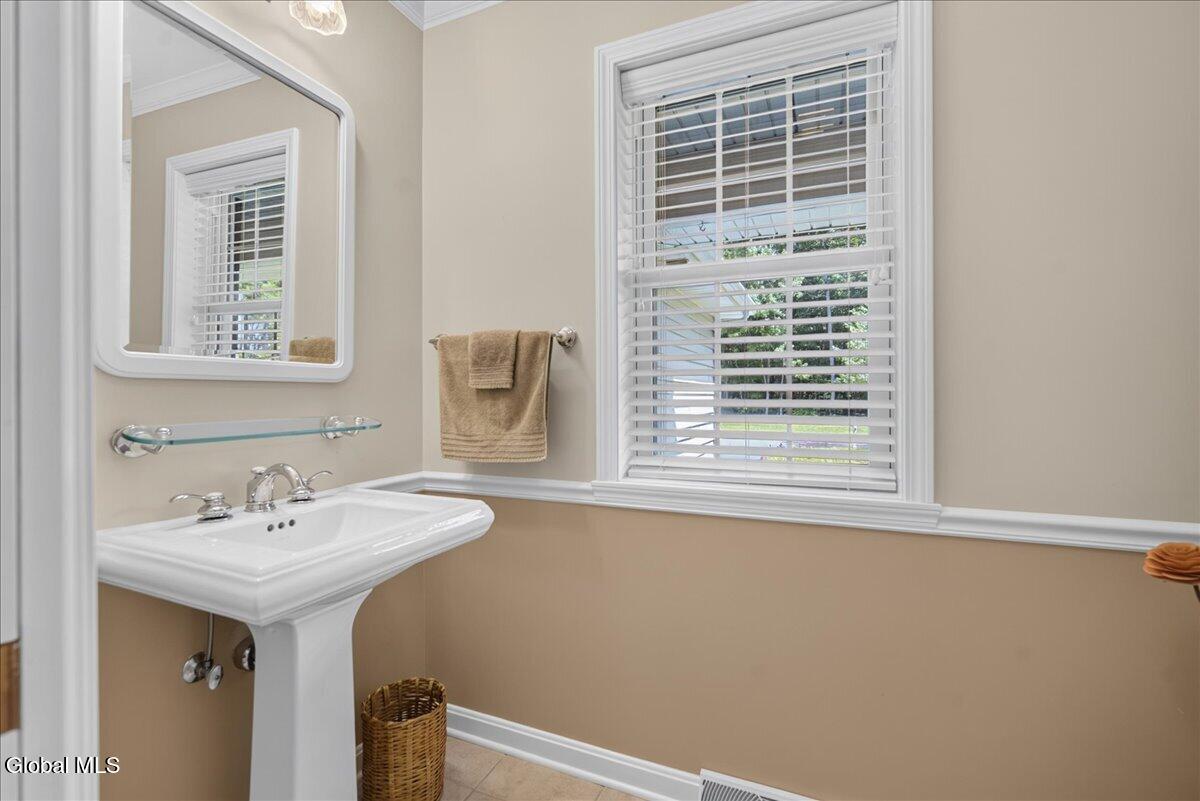 24 East Ridge Saratoga Springs NY 12866