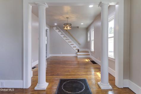 32 Fullerton Avenue Schenectady NY 12304