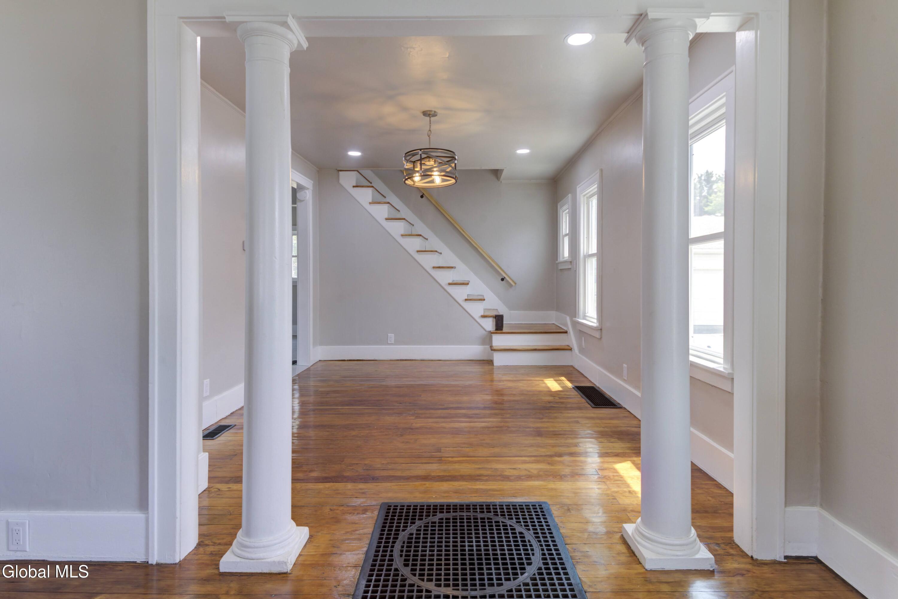 32 Fullerton Avenue Schenectady NY 12304
