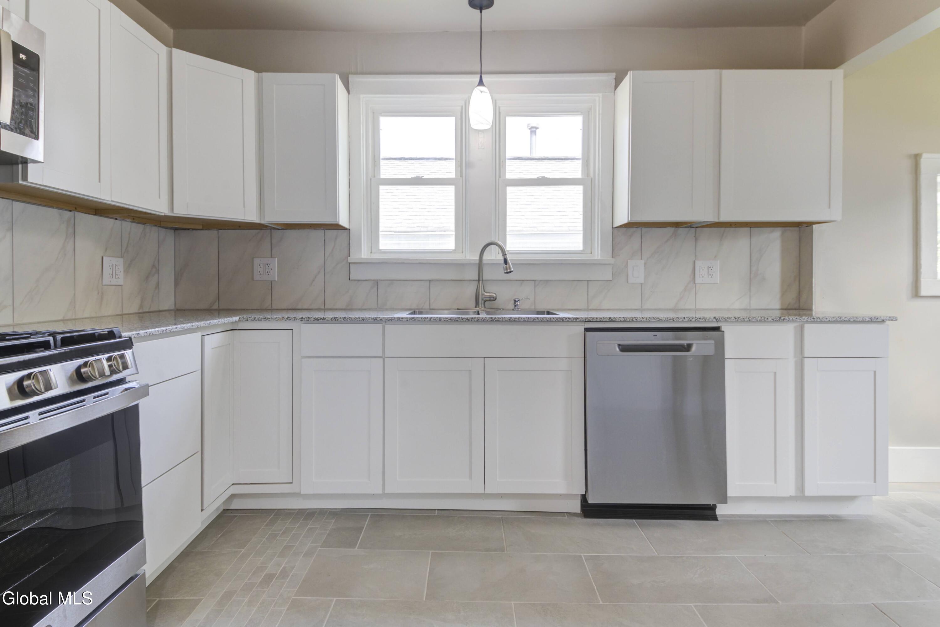 32 Fullerton Avenue Schenectady NY 12304