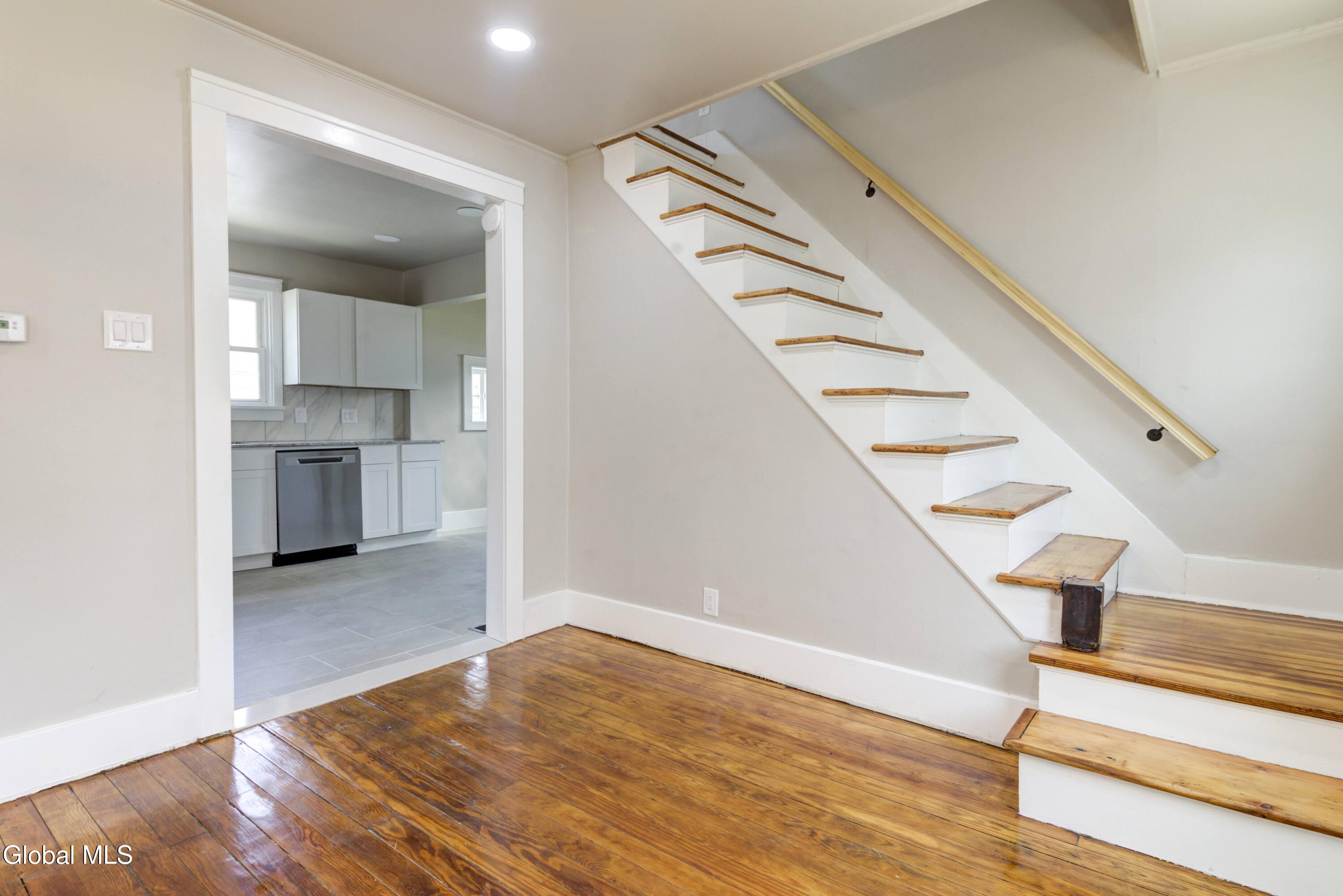 32 Fullerton Avenue Schenectady NY 12304