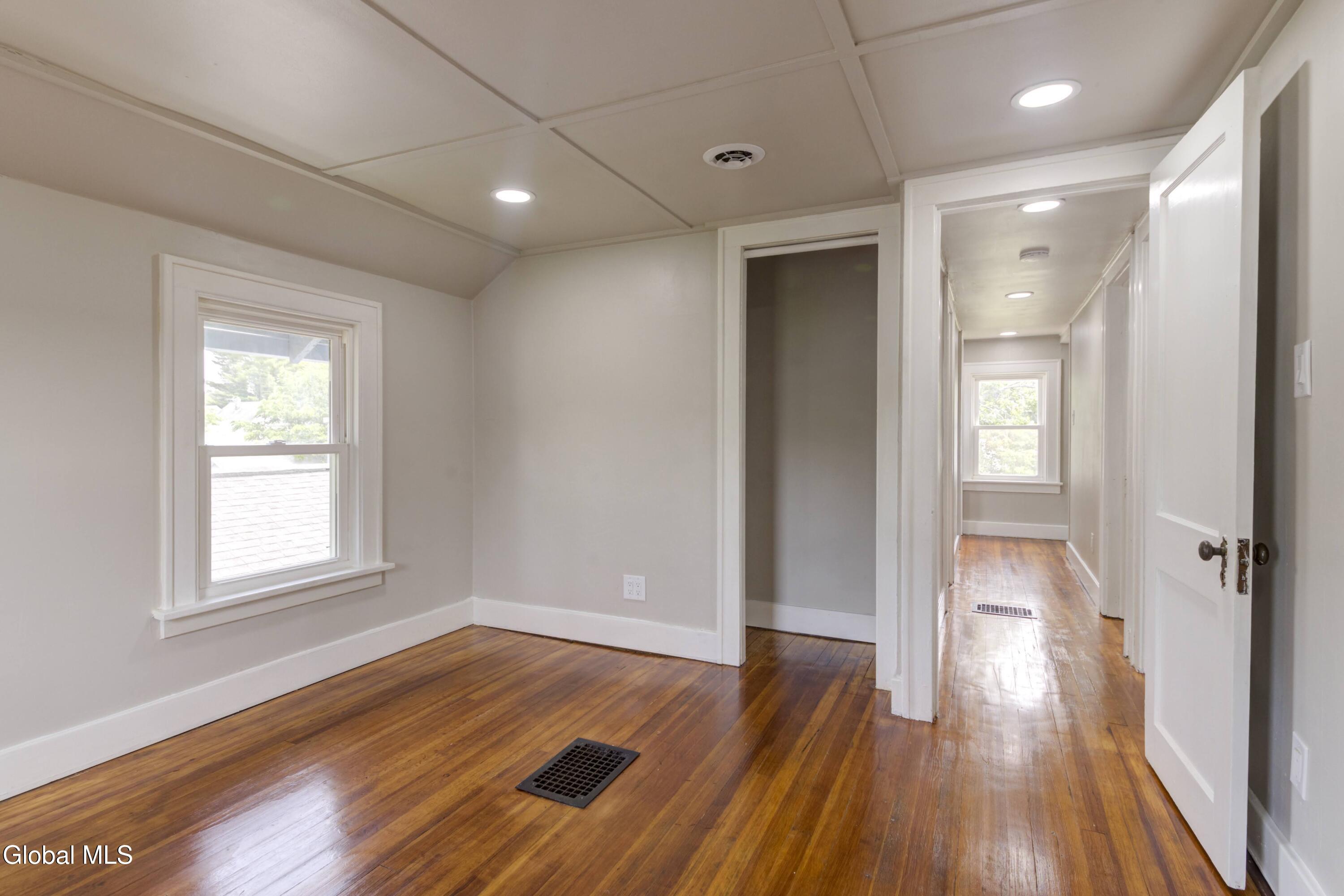 32 Fullerton Avenue Schenectady NY 12304