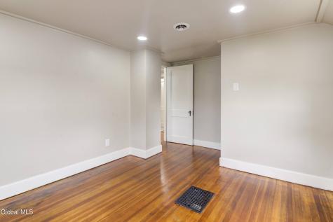 32 Fullerton Avenue Schenectady NY 12304
