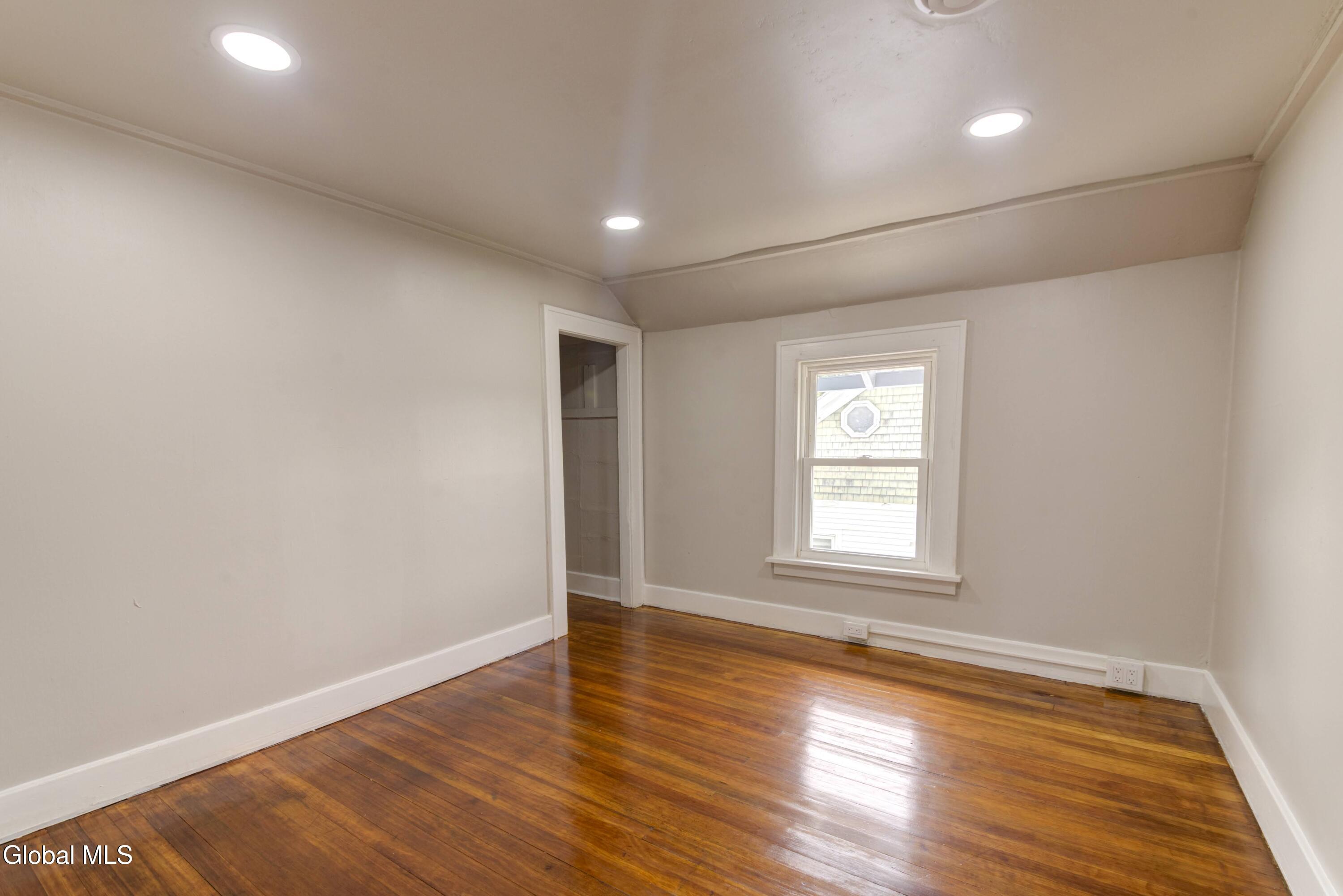 32 Fullerton Avenue Schenectady NY 12304
